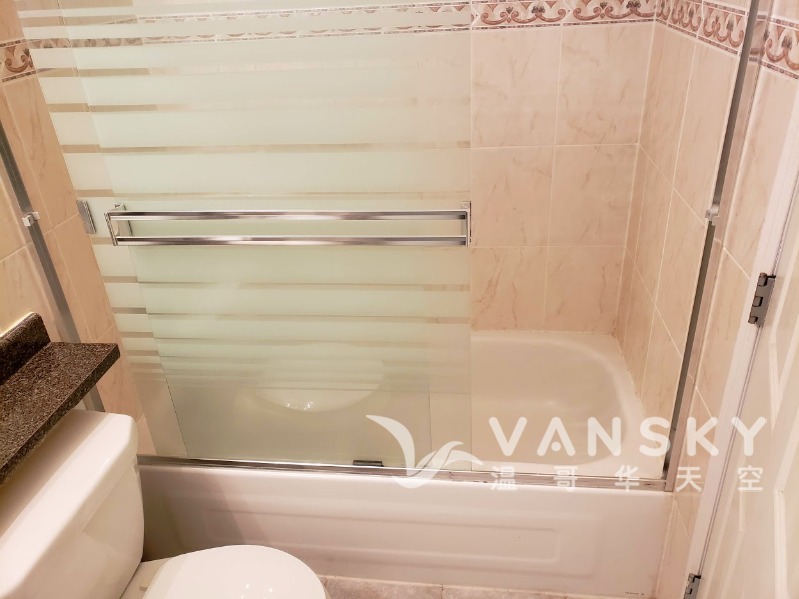 250316232626_UNIT bathroom 2.jpg